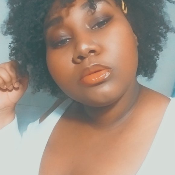 Meet Yve making money for college books - Picture 3 of 3